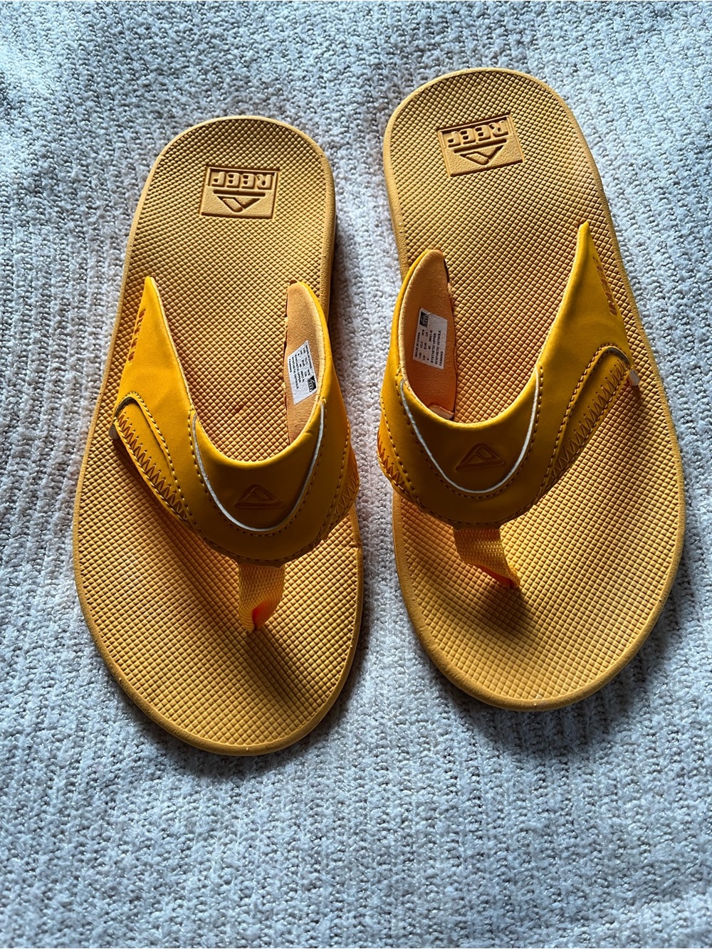 Reef Yellow Fanning Thong Sandal Bottle Opener Flip Flops Beach Party Summer